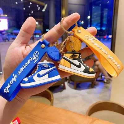 Heißer Verkauf Marke Mini 3D Aj Schuh Air Schlüsselanhänger Sneaker Anhänger Sportschuhe Puppe Schlüsselanhänger PVC Autoschlüssel Zubehör